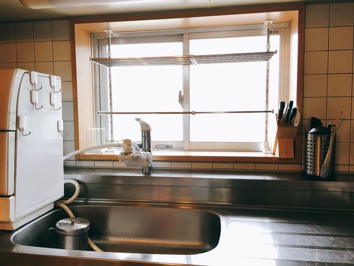 キッチン出窓‥丸ごと水切りカゴ兼棚にしてしまおう★