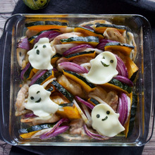 詰めていくだけ!かぼちゃと鶏肉のオーブン焼き