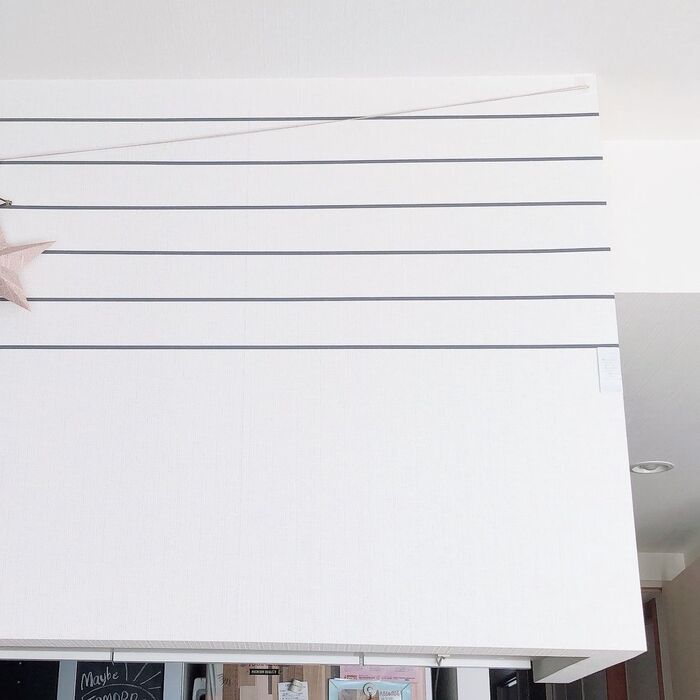 まずは横方向に上から貼ります