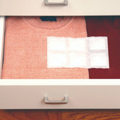 衣替えやキッチン収納にマスト!防虫・除湿シート