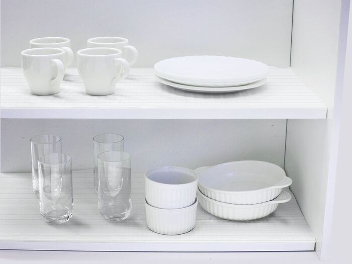 抗菌作用で収納を清潔にキープする、食器棚・流し台シート