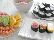 手巻き寿司よりも楽しめる?のっけ寿司で小さな子供も上手にオリジナル寿司が完成!