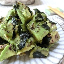 和えるだけでヤミツキ♪ アボカドのゆかり海苔和え