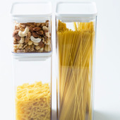 魅せる容器で、キッチン収納棚をキレイに整頓!