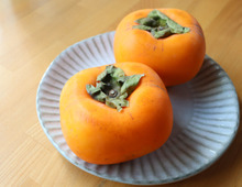 柿は丸ごと冷凍保存すべし!最後までおいしく食べられる方法、教えます