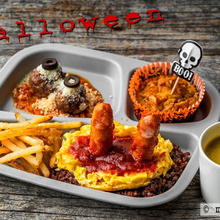 セリアの器で「Spooky Halloween お子様ランチ」。ワンプレートがいいね!