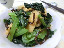 この順番でグッと美味しくなる☆ 小松菜と油揚げの白だしナムル