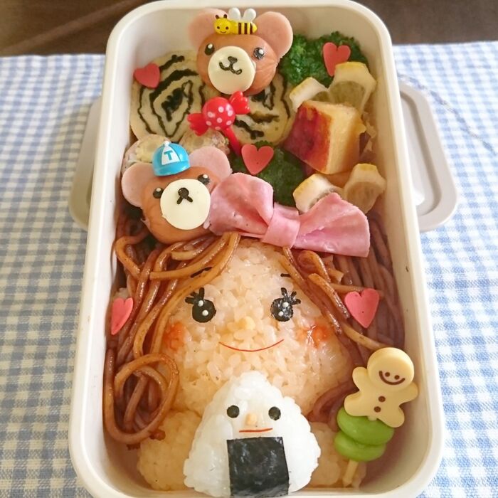 こにぎり持ってピクニック弁当