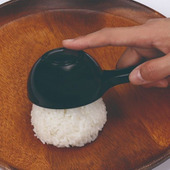 しゃもじで盛り付けに差が出る!