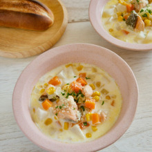 鮭入りコーンたっぷり♪具だくさんスープ