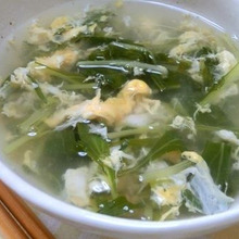 味つけは梅だけで、これウマ♪ 水菜とたまごの梅スープ