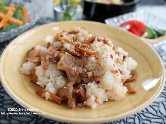 おかわりが止まらない♡豚こまとメンマの混ぜご飯
