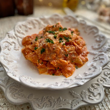 本格的なお味!鮭のトマトクリームファルファッレ