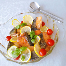 秋鮭の蜂蜜塩レモン漬け