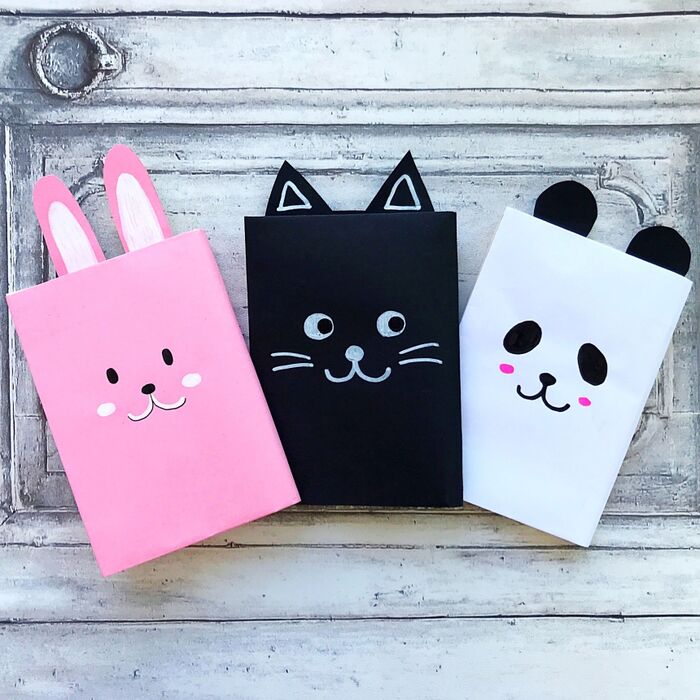 2度見必至!動物ブックカバーとしおりのセット