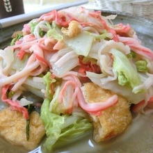 全部入れて蒸し煮にするだけ☆ 白菜と油揚げとカニかまのうま煮