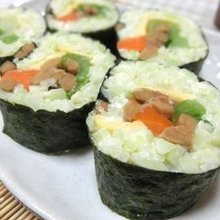 低糖質でヘルシー☆ カリフラワーライスで梅納豆巻き寿司