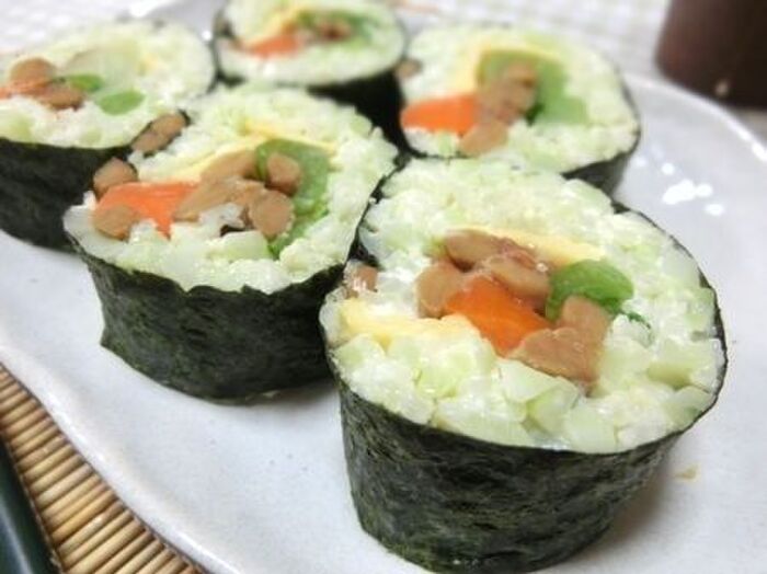 低糖質でヘルシー☆ カリフラワーライスで梅納豆巻き寿司