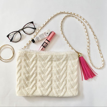 【ALL100均】ダイソーネックウォーマーでふわもこショルダー