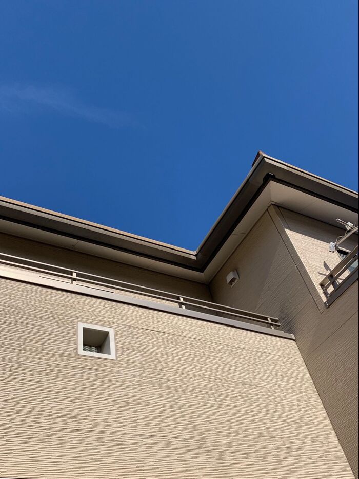 お天気のいい日にシャッター掃除!