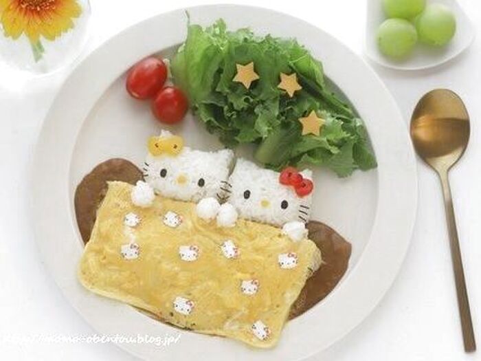 おやすみキティちゃん&ミミィちゃん仲良しデコオムカレー
