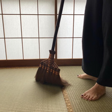 ほうきのある暮らし。はじめてみました