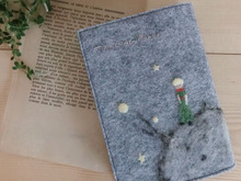 100均フェルトで物語ブックカバーの作り方♪