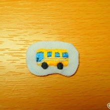 幼稚園バス刺繍 の名札つけバッジ