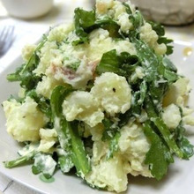生春菊にハマります♪ 春菊と梅のポテトサラダ