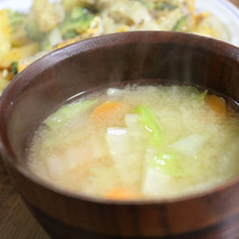 いそがしいママの味方♡10分で作れる!栄養たっぷり「おかず味噌汁」のレシピ