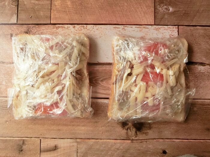 朝食準備がラクになる!「サバとトマトの冷凍チーズトースト」