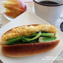 朝ごはんにピッタリ♪コリアンダーほうれん草と卵のサンド