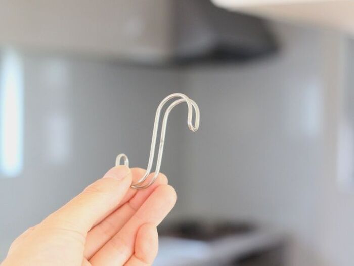 セリアの「横ブレしにくいステンレス2重フック」