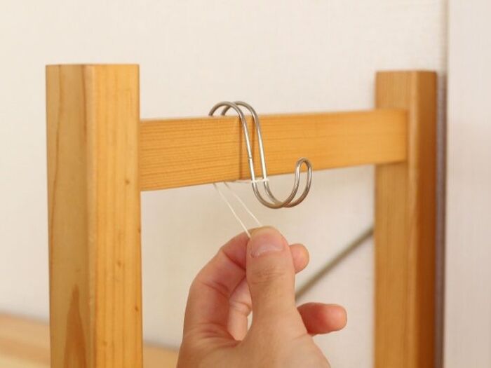 輪ゴムを前にひっぱる