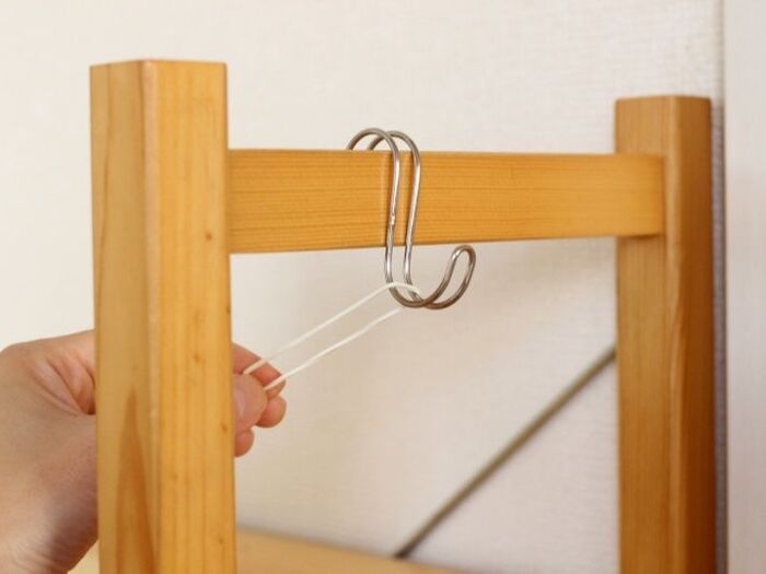 フックに輪ゴムをひっかける