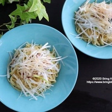 最後のごま油がポイント♪【レシピ】鯖缶deエスニックネギソバ