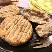 簡単ヘルシーおやつ☆ バナナとおからパウダーで月餅風