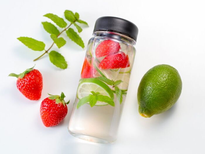 オシャレで簡単「デトックスにがりウォーター」