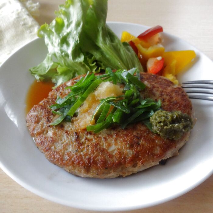 もちもちシャキシャキ!蓮根のヘルシー和風ハンバーグ