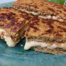 たまご焼き器で簡単☆ 人参たっぷりチーズ入りミートローフ