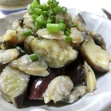 レンジで一発☆ なすとむきあさりの白だしバター蒸し