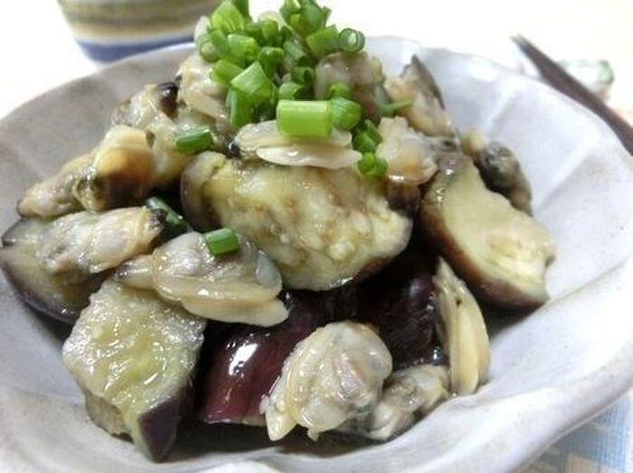 レンジで一発☆ なすとむきあさりの白だしバター蒸し
