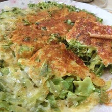 チーズがパリパリ☆ キャベツの外葉のガレット風カレーチーズチヂミ