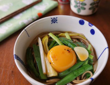 【厳選レシピ】年越しそばにちょこっとアレンジで脱マンネリ!