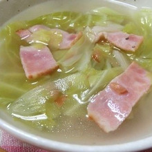 味付けは梅干しだけ♪ キャベツとベーコンの梅スープ