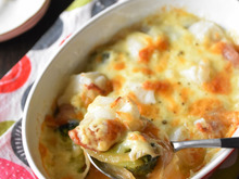 お餅もチーズものび~る♪切り餅入り和風マヨグラタン