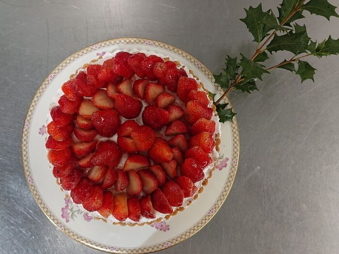 👸 💚 🍰💚 🍰 👱 検証!! 18cmタルトに苺3パックおん出来るのか !!👸 💚