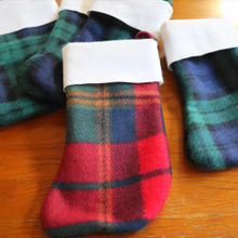 クリスマスのプレゼントやお菓子入れに♡慣れたら30分で2個作れた靴下の形の袋