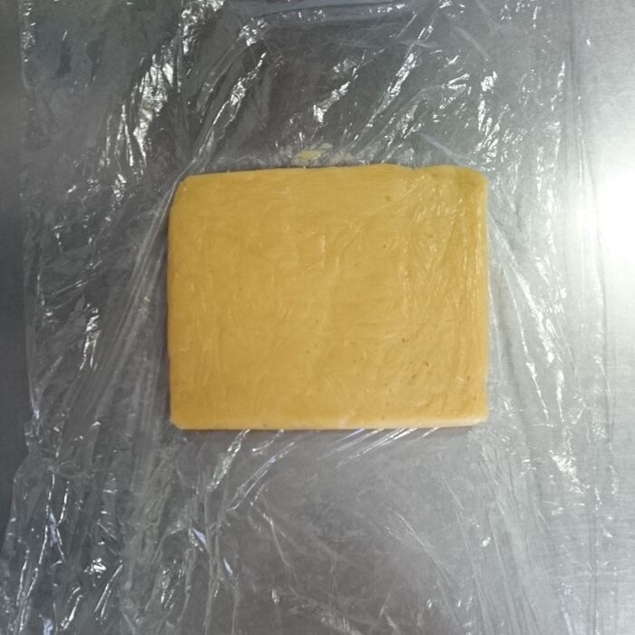 あとは生地を3㎜厚にのばして、好きな型で焼くだけ。