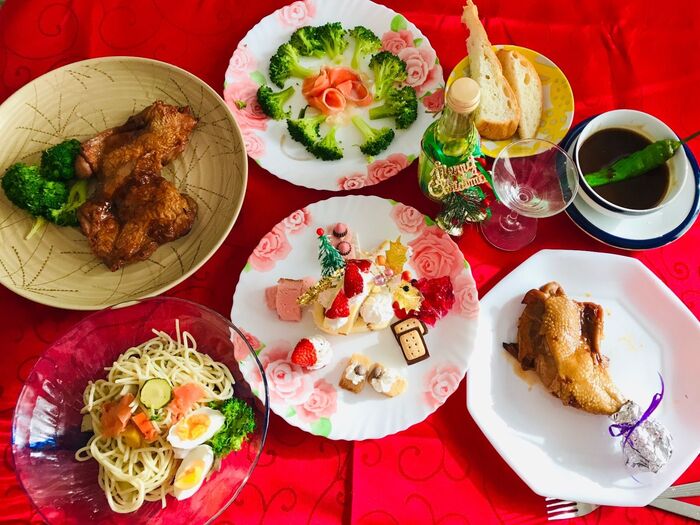 ランチクリスマスです。娘はリモート授業ですが本日試験です。応援ランチ!ガンバレ